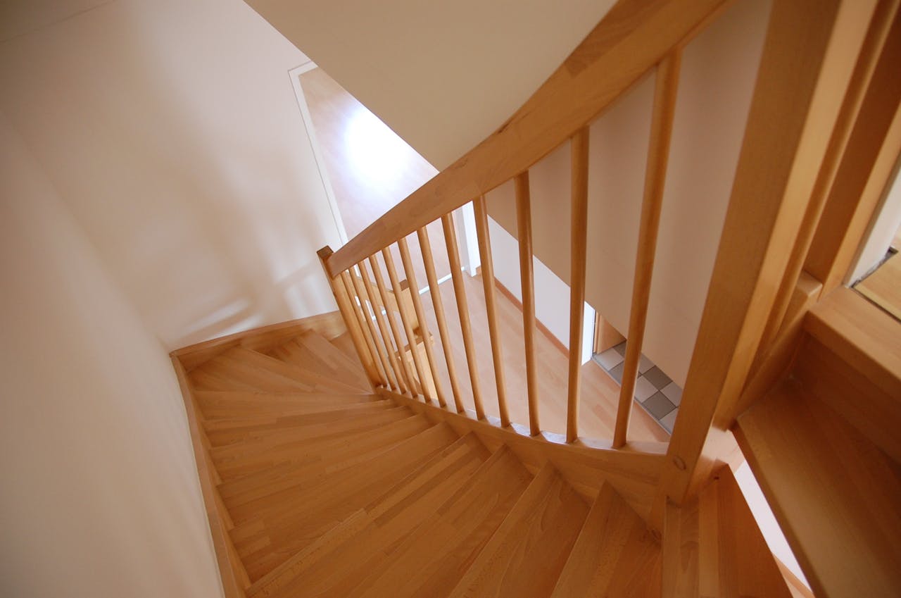 Can stair spindles be replaced?